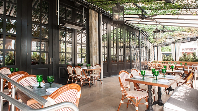 Patios & Terraces, Hotels / Restaurants, Exterior, Classic