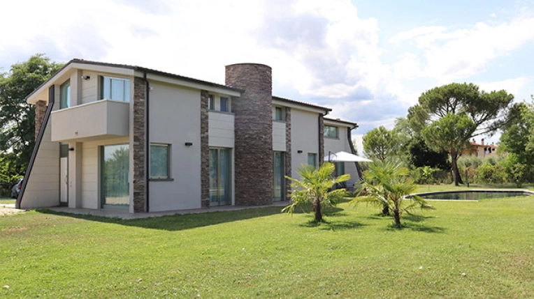 Single-Family Homes, Exterior, New Build, Multi-unit Residential Buildings
