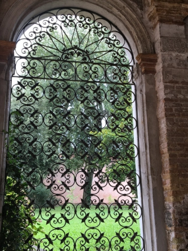 Giardini, Esterni
